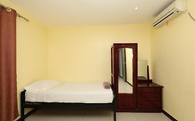 Tropical Plaza Apt